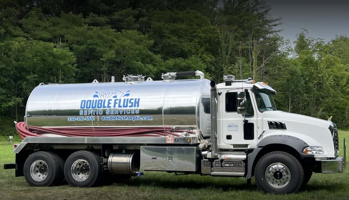 Double Flush Septic tanker truck for septic tank cleaning in Medina and Northeast Ohio